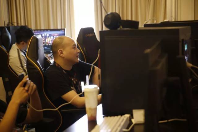 Invictus Gaming 官方博客在比赛后发布了一条消息：我们会稳扎稳打，尽力回报大家的焦虑和期待