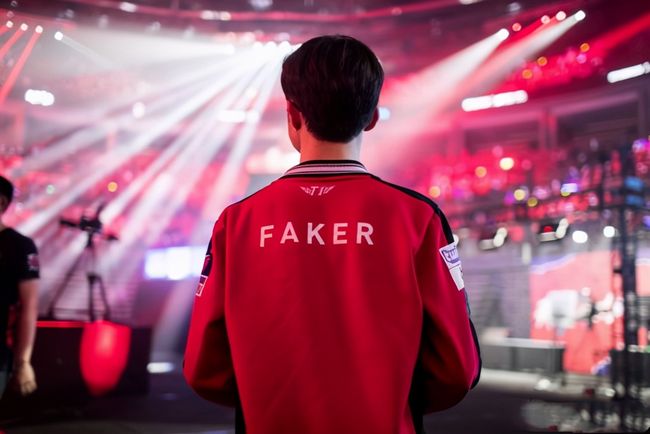 Top Esports 和 Anyone's Legend 在 LPL 第2阶段 2025 中获得胜利